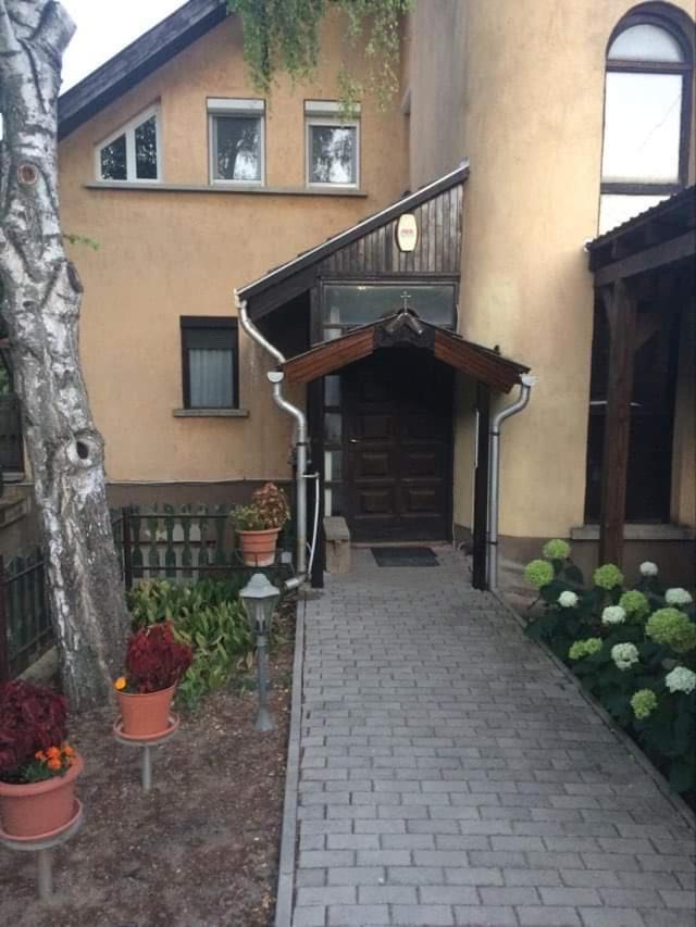 Pbj Apartman Apartment Pilisborosjenő Екстериор снимка